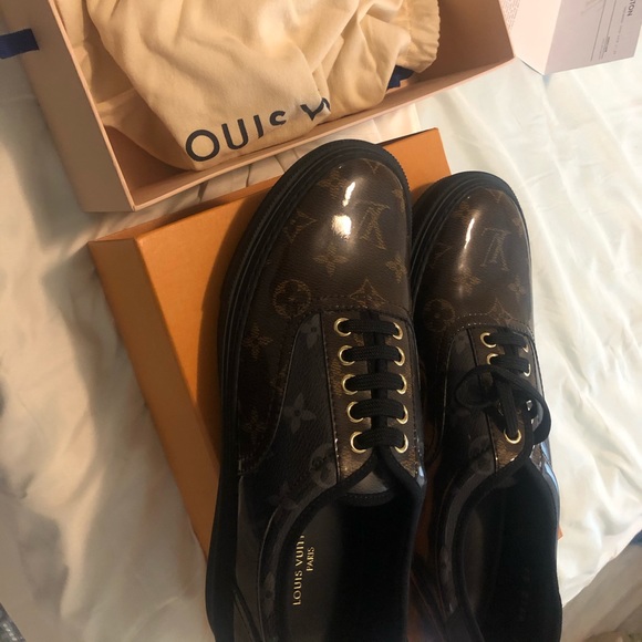 Louis Vittion Men’s shoe - Picture 2 of 3